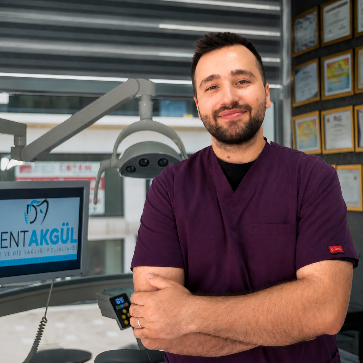 Periodontologist